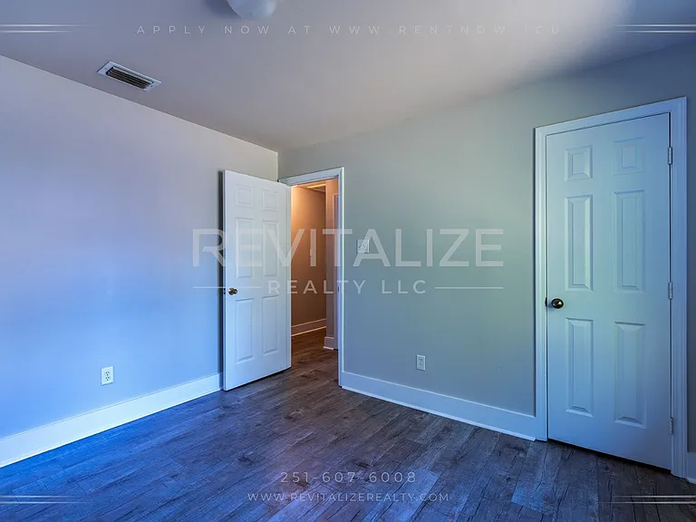 1746 Cody Rd N — Photo 14