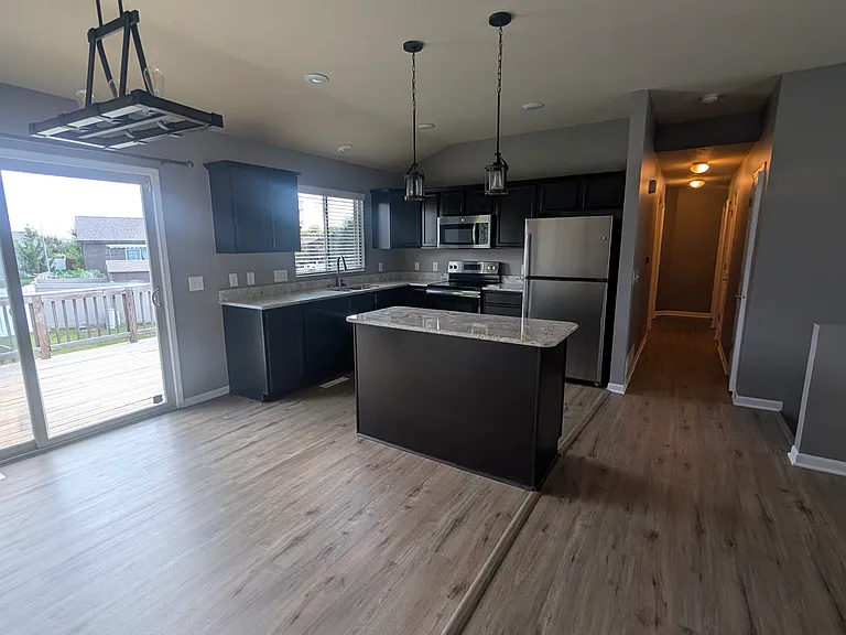 9145 Potter St — Photo 2