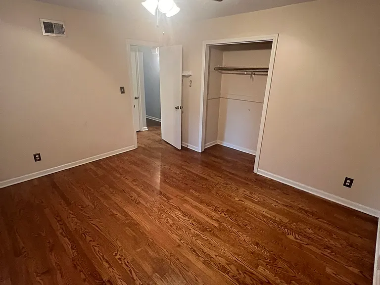 5215 W 76th Ter — Photo 11