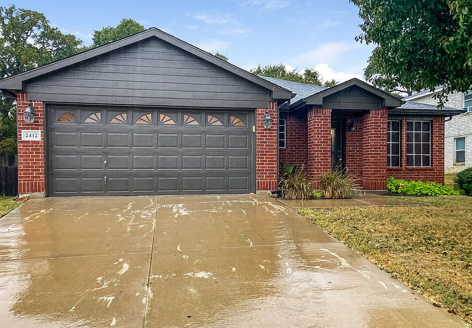1st image of 2412 Castle Pines Dr