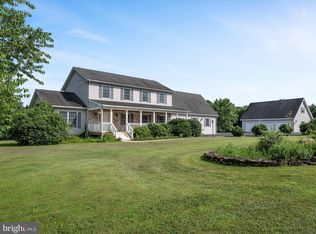 17212 Simmons Rd, Purcellville, VA 20132