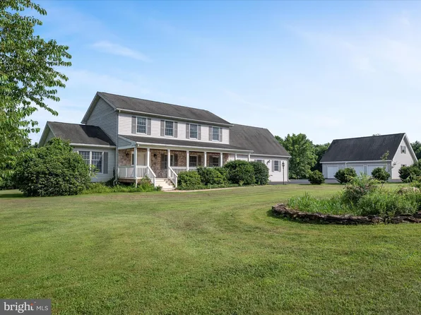 17212 Simmons Rd, Purcellville, VA 20132