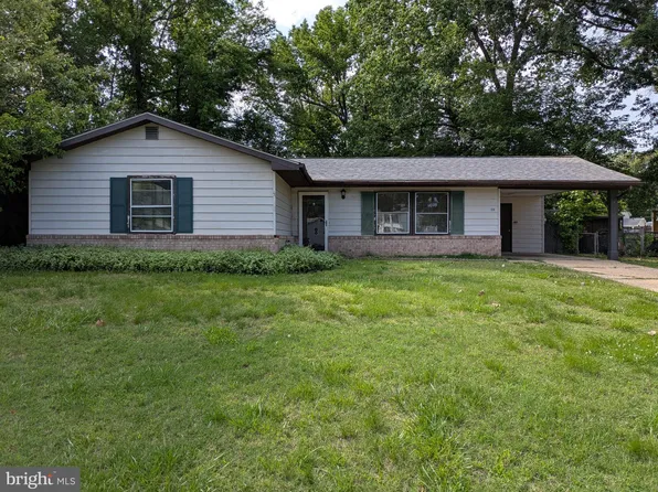 802 Oxford Ct, Waldorf, MD 20602