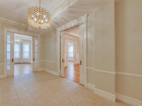 4th image of 4944 Lindell Blvd APT 1E