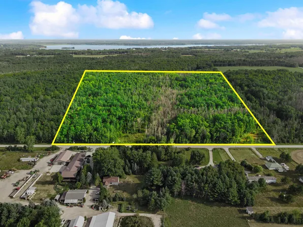 Sunnyview Ln, Crivitz, WI 54114