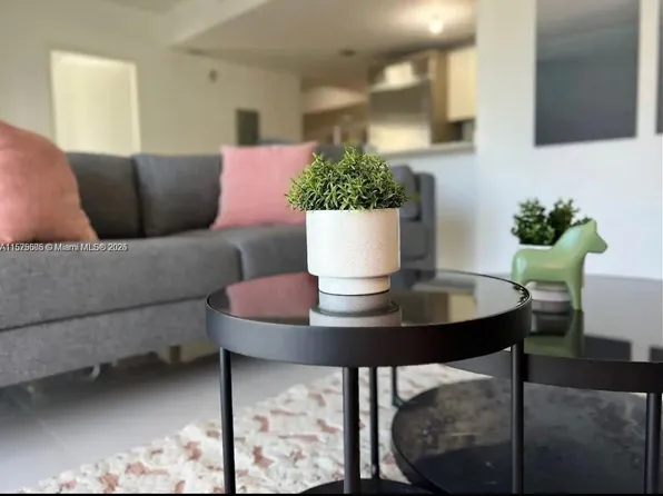 1300 Brickell Bay Dr APT 3400, Miami, FL 33131