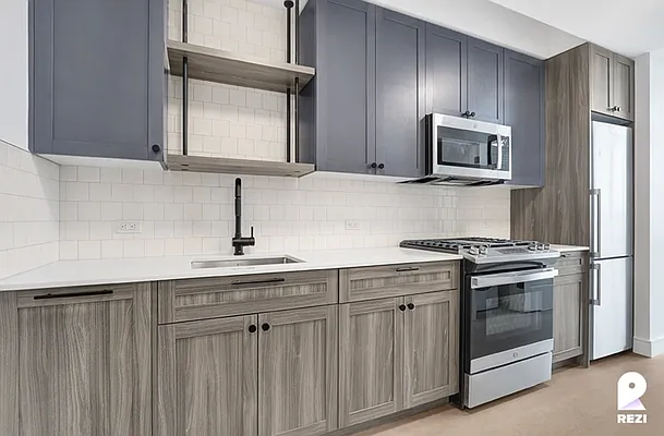 Rented by REZI | media 30