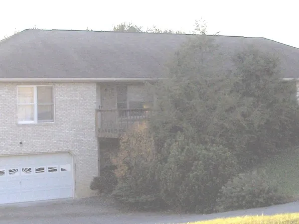 1439 Sandy Cir, Blacksburg, VA 24060