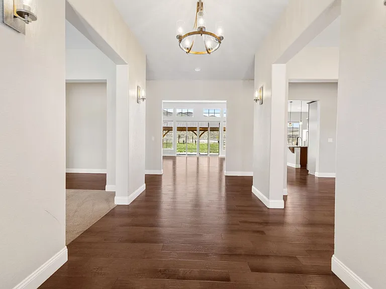 1015 N Cantlon Ln — Photo 6