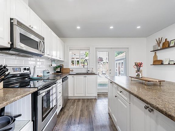 4th image of 23035 117th Ave