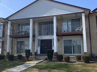 29313 Hayes Rd APT G10, Warren, MI 48088