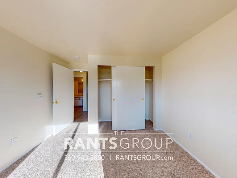 Yelm Creek Apartments — Photo 42