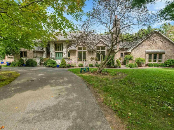 3840 Campbell Rd, Fort Gratiot, MI 48059