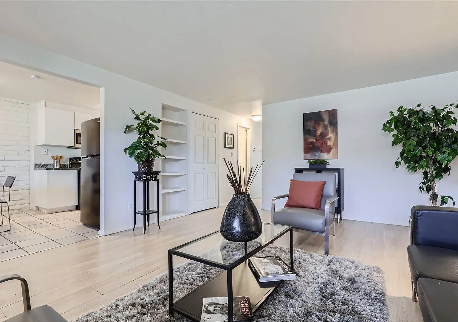 2 Bedroom 1 Bathroom Condo in Cherry Creek! — Photo 4
