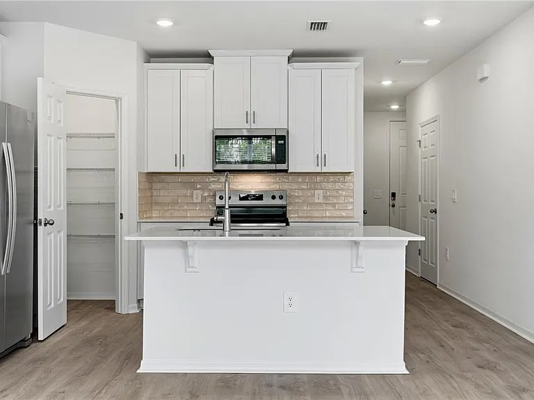 16278 Bird Of Paradise Ave — Photo 6