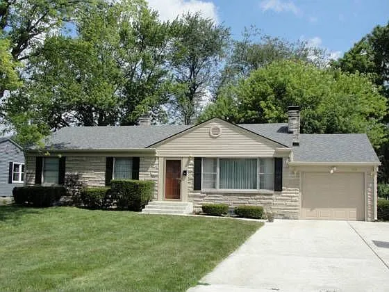 1160 Southview Dr photo 1