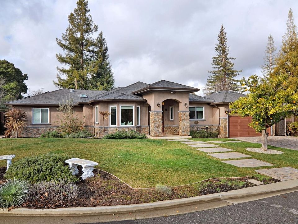 1st image of 13841 Ravenwood Dr