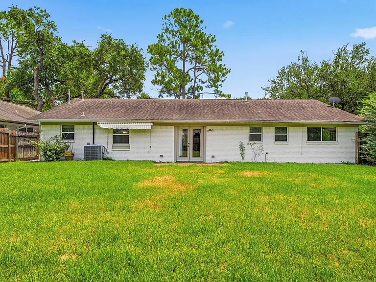 11102 Endicott Ln — Photo 32