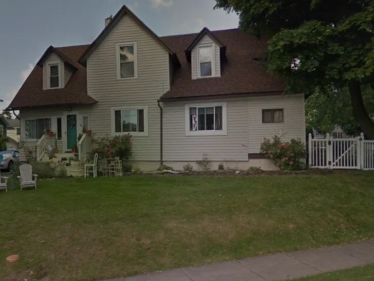261 Beach Ave #2 — Photo 1