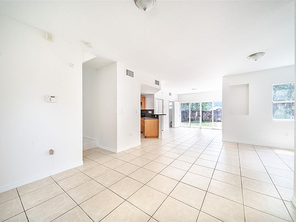 4th image of 845 SW 6th Court
