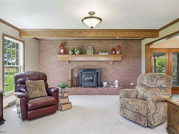 3rd image of 4564 Garber Dr NW