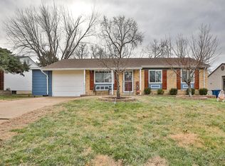 12038 Providence Ln, Maryland Heights, MO 63043