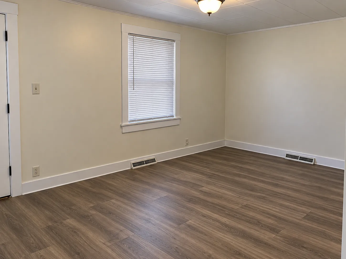1923 E Ridgeway Ave - * — Photo 4