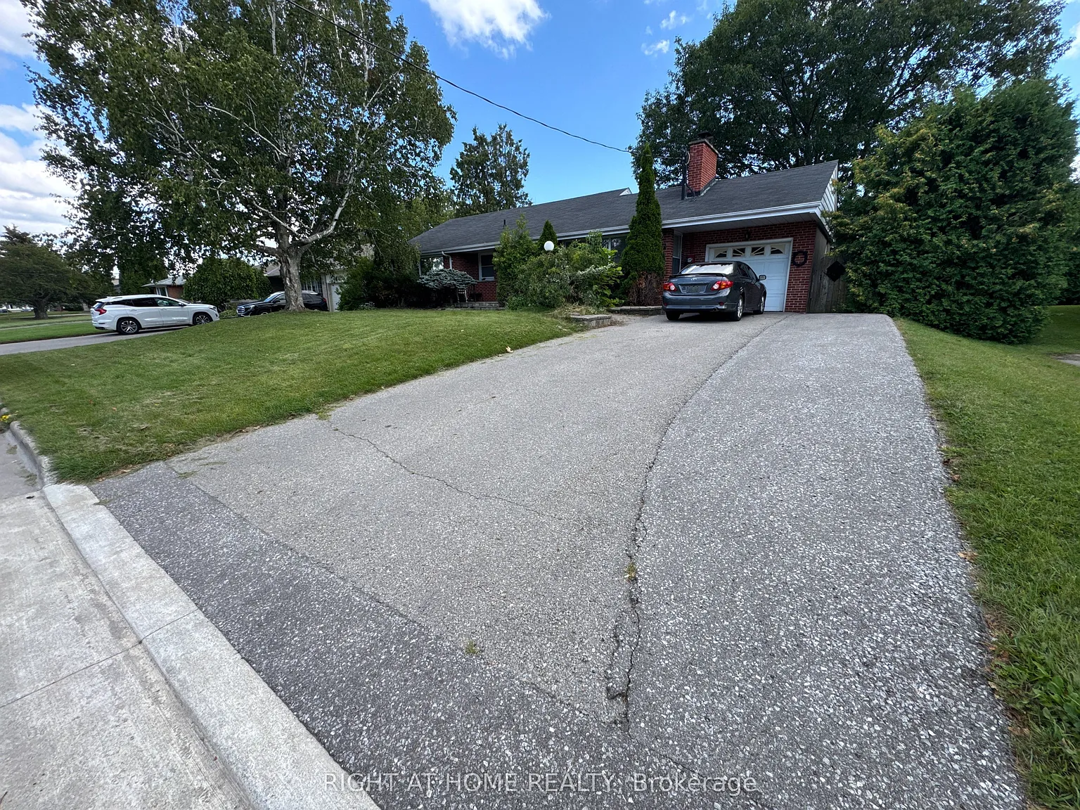 3 bed, $2,450 — Photo 2