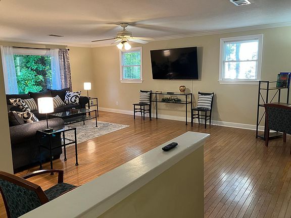 5th image of 5469 Dogwood Ln