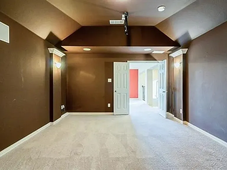 1036 Edgefield Ln — Photo 23