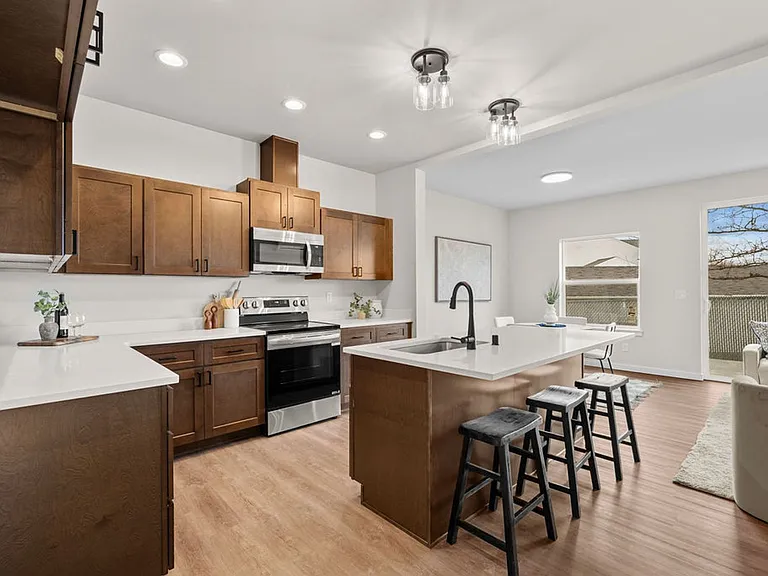 202 S Union Rd — Photo 3