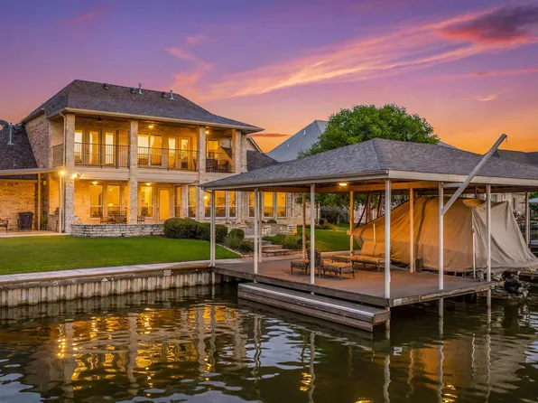 2707 Harborside Dr, Granbury, TX 76048