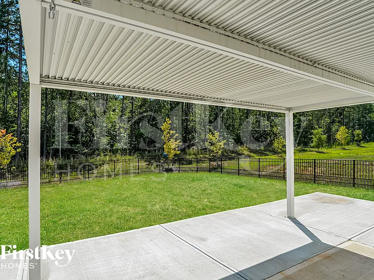 164 N Hill Ln — Photo 17