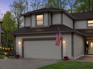 6 Oak Ridge Dr, Morgantown, WV 26508