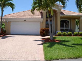 587 NW Lambrusco Dr, Port Saint Lucie, FL 34986