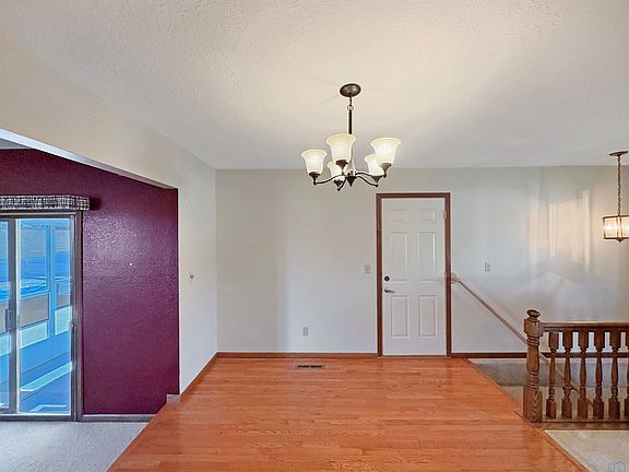 5th image of 2510 Canterbury Rd