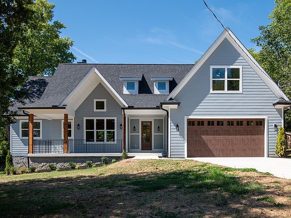 2nd image of 2033 Graceland Dr