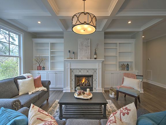 3rd image of 206 E Augusta Pl