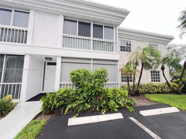 6385 Bay Club Dr APT 2