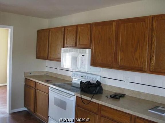 2nd image of 10002 Peppermill Ct