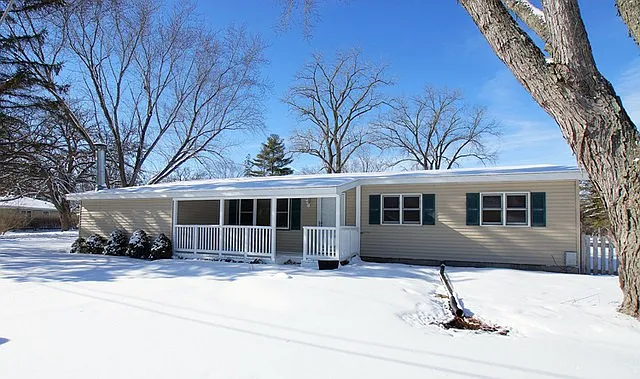 136 Eastwood Ln photo 1