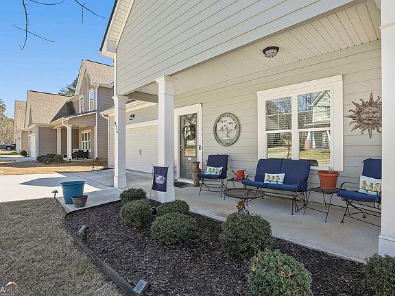 2nd image of 475 Rabbits Run