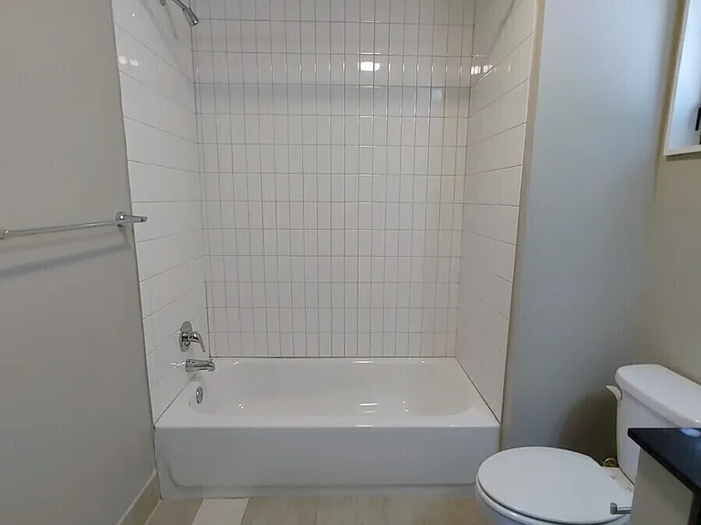 3632 Gillham Rd #N204 — Photo 9