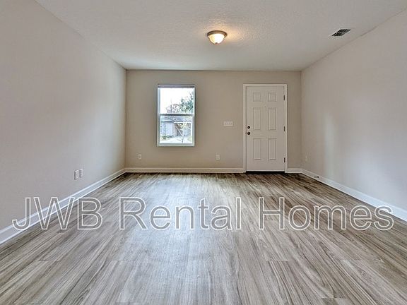 5th image of 3337 Duane Ave