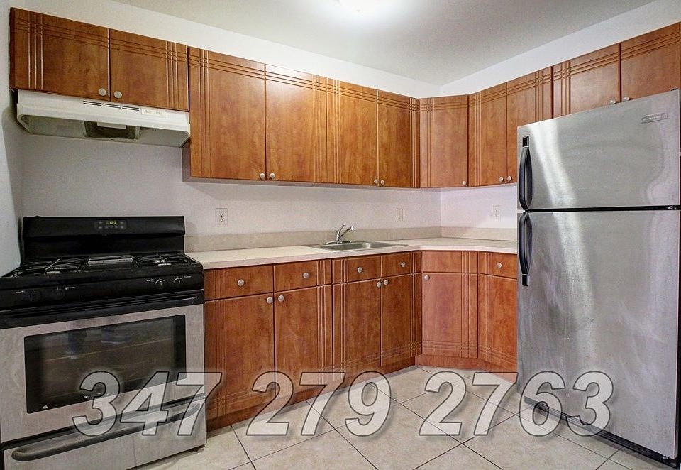 1st image of 214 Lexington Ave APT 3
