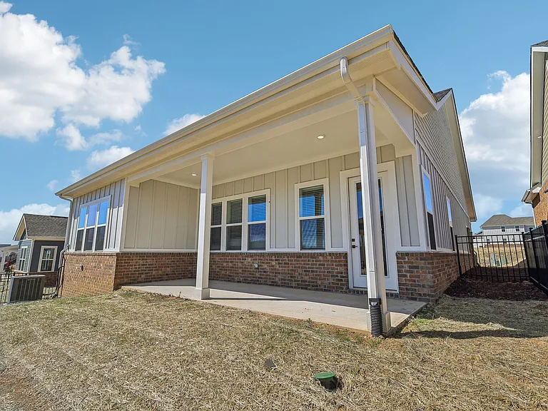 Chartwell Commons at Beechcroft — Photo 38