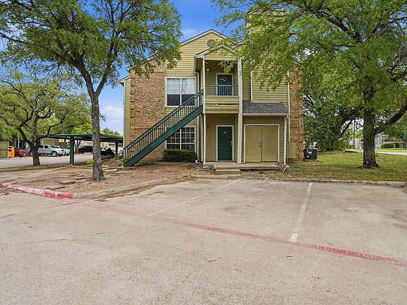 2nd image of 4101 Esters Rd APT 101