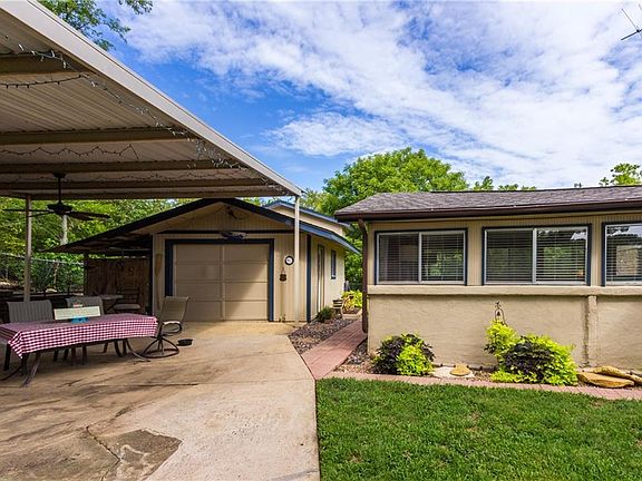 4th image of 3741 Wendell Dr