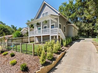 199 Sulphur Springs Rd, Asheville, NC 28806