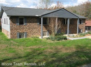 4 Lexington Ln APT 3, Hendersonville, NC 28792